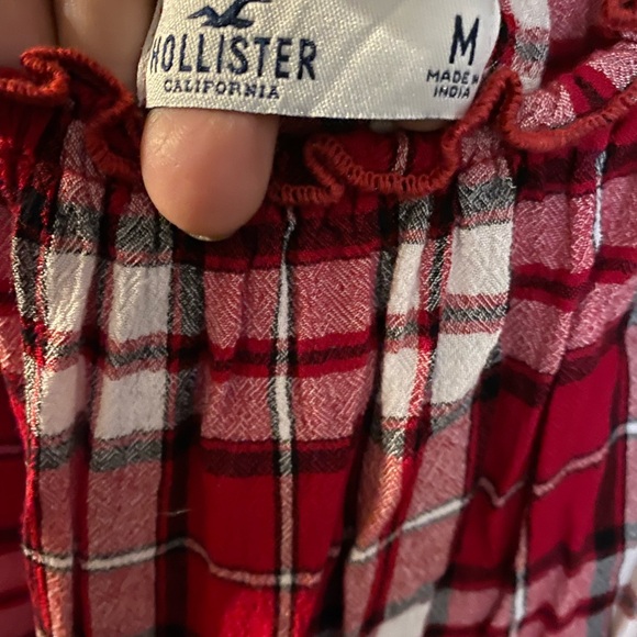 Hollister cropped top. Size medium. - Picture 4 of 4